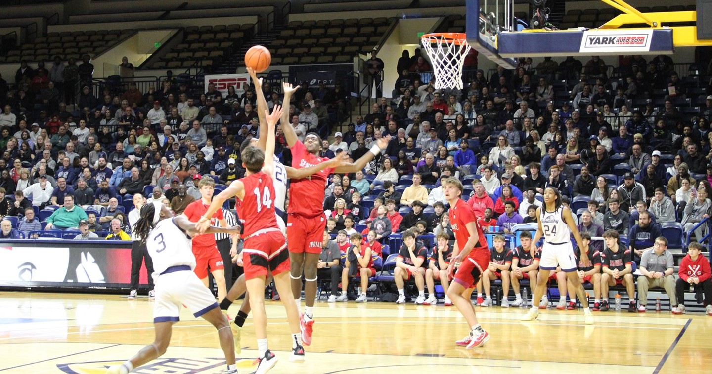 Blue Streaks Move on to the Final Four